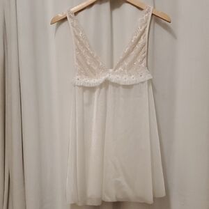 VELVET KITTEN white lace slip - make an offer! reasonable offers considered!